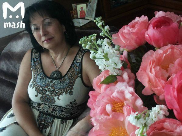 55-летняя Ирина, чиновница, бывшая начальница в московском правительстве, владелица квартиры, дачи, машины. И её муж Сергей, неудачник-электромонтёр, постоянно изводивший и избивающий жену по поводу и без. Любил быть ковбоем.