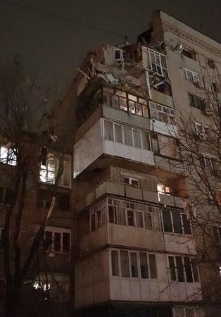 В городе Шахты в жилом доме произошёл взрыв газа.