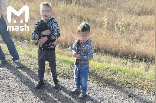 В Алтайском крае два цыганёнка угнали у отца машину, чтобы съездить к брату на район. Пацанам меньше десяти.