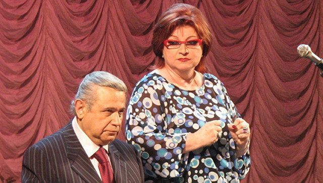 Елена Степаненко подала на развод с Евгением Петросяном. Теперь любви не существует уже официально.