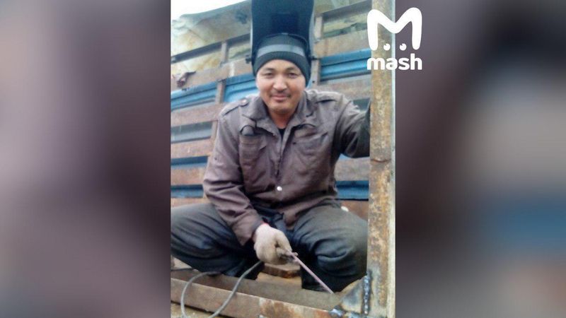 На Урале отец-одиночка целый год насиловал свою 14-летнюю дочь.