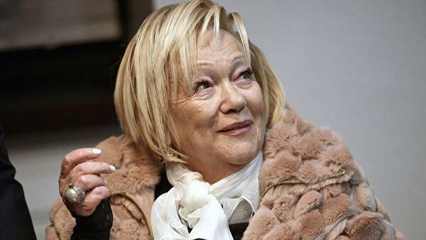 У Галины Волчек начались осложнения на сердце и почках.