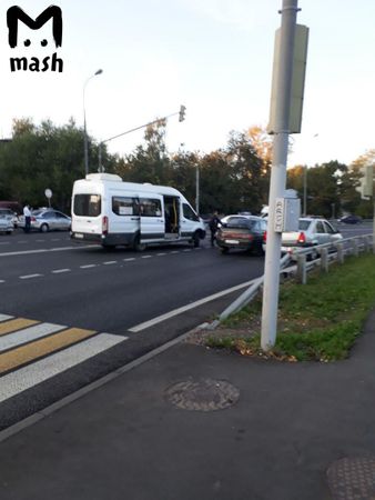 На северо-западе Москвы тревожно. На Путилковском шоссе стоит маршрутка, внутри которой сумка, внутри которой может быть взрывчатка. В Тушино стягивают оперативные службы, территория оцеплена, дороги перекрыты.