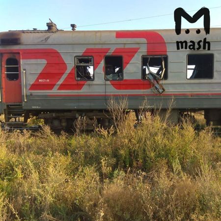 Поезд «Томск» - «Анапа» загорелся в Воронежской области. Пожар начался в купе проводника из-за коротнувшей розетки. Всего в вагоне находились 16 пассажиров и все они были эвакуированы. А вот сам вагон немного подгорел.