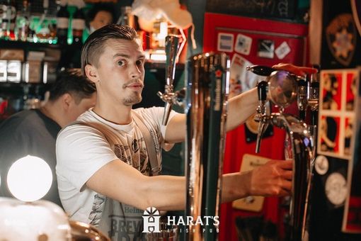 В Москве бармен Harat's Pub убил гостя на открытии паба. Сегодня.