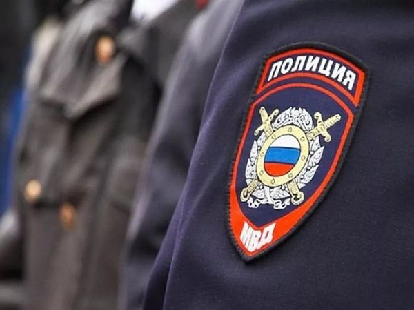 Третий случай нападения боевиков в Чечне за день. Боевик-смертник привел в действие взрывное устройство возле поста полиции на выезде из города Шали. Предварительно, никто из полицейских серьезно не пострадал, погиб лишь сам террорист.