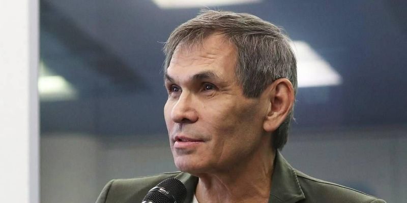 В ближайшее время Бари Алибасов может перенести операцию — врачи готовятся к трахеостомии.