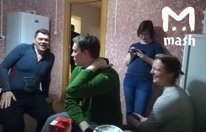 Семеро туристов погибли при сходе лавины на Алтае на Южно-Чуйском хребте. Всего в группе было 9 человек. Это их последнее совместное фото.
