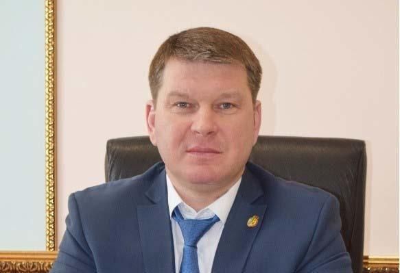 «Я выходила из подъезда и увидела, как произошел взрыв. Подумала, что газ, рядом была открыта машина и лежал человек — весь в крови. Я поняла, что это не газ. Рядом проходила девушка, она увезла его в больницу. А я уже вызвала оперативные службы».