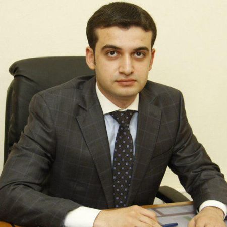 Измайловский суд приговорил чиновника Министерства Северного Кавказа к девяти годам колонии — за провоз в Россию мигрантов.