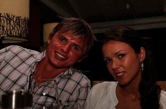 Футболист Дмитрий Тарасов должен бывшей больше 7 миллионов рублей алиментов. Он винит во всём бухгалтеров.