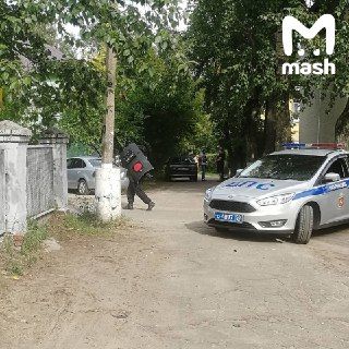 Очень важный апдейт по ситуации в Котельниках — захватчик потребовал у полиции бутылку коньяка.