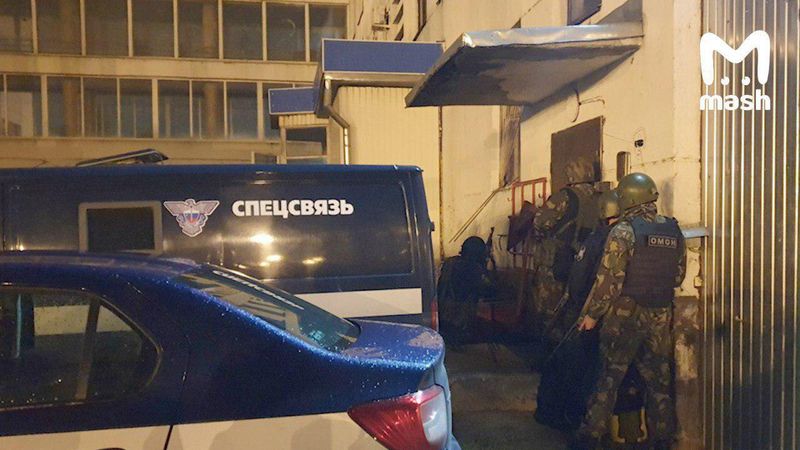 Сегодня ночью на отдел спецсвязи в Брянске совершили вооружённое нападение. Погибло двое сотрудников.