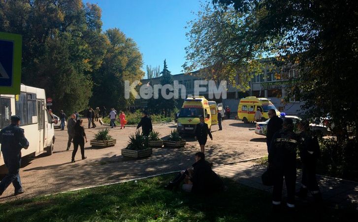 В Керчи погибли 10 человек при взрыве газа в политехническом колледже. Еще 50 человек пострадали.