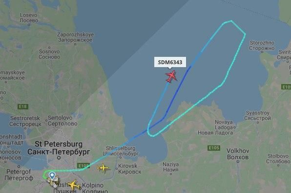 Самолёт Питер —> Мурманск SU6343 сообщает о чрезвычайной ситуации на борту. Возможно, там произошла разгерметизация.