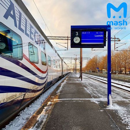 У пассажиров двух скоростных поездов "Аллегро" день начался так себе: два состава застряли в Финляндии из-за обрыва высоковольтной линии.