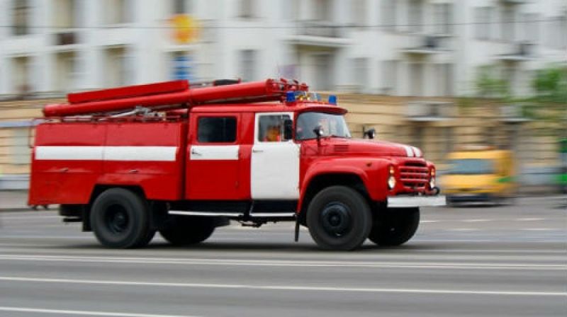 Москва эвакуированная — в столице очередная волна телефонных минирований. Силовики, спасатели и все причастные получили к этому моменту 88 собщений о готовящихся взрывах (Москва; еще 11 — область). Речь про школы, детские сады, универы, торговые центры.