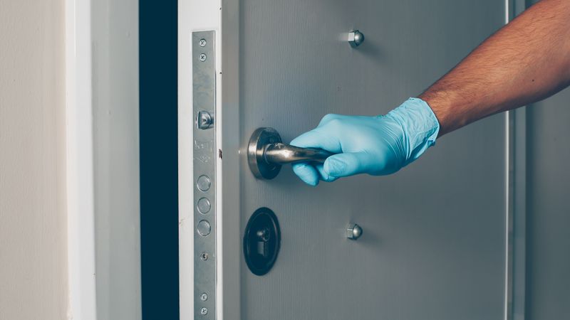 https://static.mash.ru/unsafe/rs:fit:800:450/czM6Ly9tYXNoL2ltYWdlLzIwMjItMDMtMjMvNDBiNDAzZDQtYzNjZi00OWY1LTk4NzEtNWQxZjJhMTk1MzFjLzQ1OTYzNTAxLTM1OTItNTVlYi05NjE0LTdlYWVjOTRmOGE0MS5qcGc