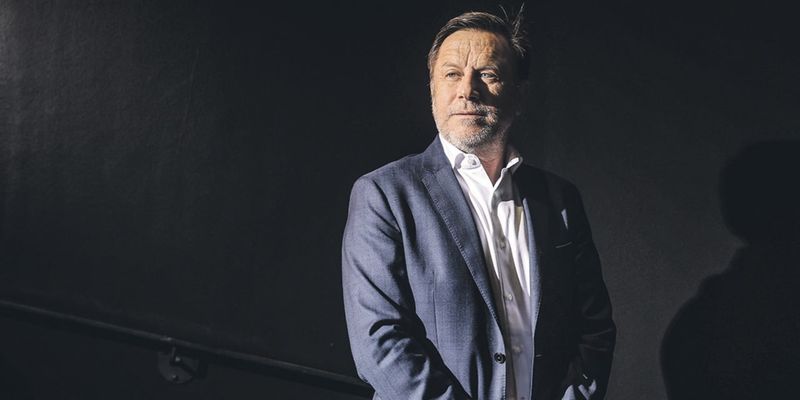 Ашан не уйдет из России. Об этом рассказал гендиректор французской компании Ив Клод