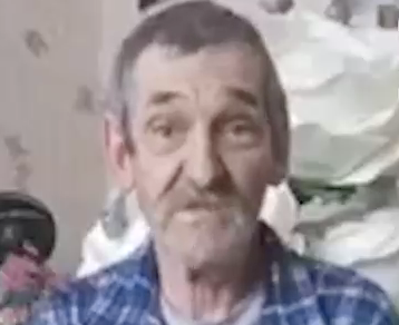 Дедушка снимает тиктоки со своим хобби, чтобы заработать своей жене на лечение