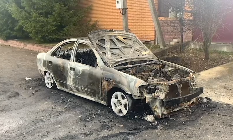 Военный пенсионер обстрелял чиновников и сжёг их служебное авто в Подмосковье