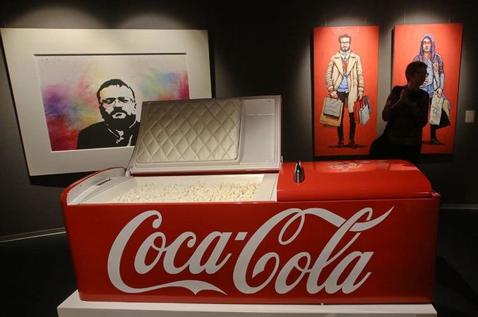 На складах в Москве и Петербурге заканчивается Coca-Cola, ситуацию может спасти параллельный импорт