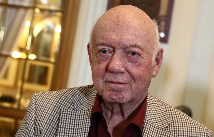 Вдовец Беллы Ахмадулиной подал в суд на соседей, затопивших его балкон