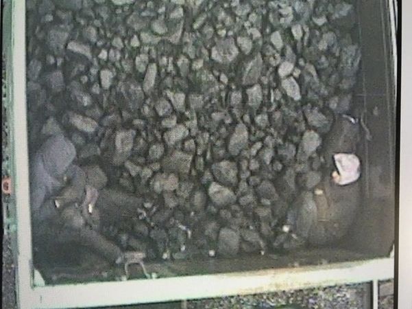 Парни из Казахстана пытались проехать в Россию, притворившись углём