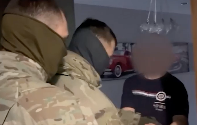 Задержан экс-депутат Берёзовского района Александр Велькер за вымогательство