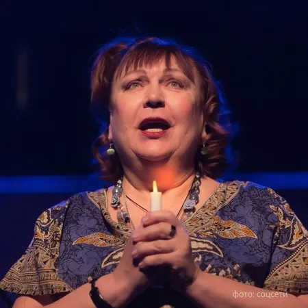 Звезда сериала "Сваты" Татьяна Кравченко сбежала из больницы ради новогодних спектаклей