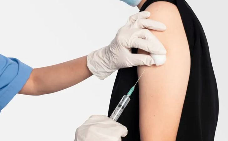 Несовершеннолетним россиянам хотят запретить отказываться от вакцинации
