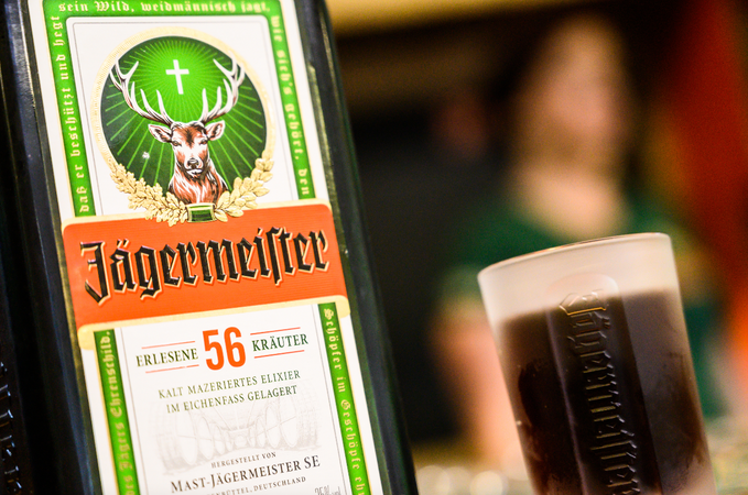 Калужский ликёро-водочный завод пожаловался в ФАС на производителя Ягермейстера