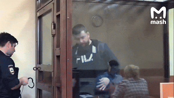 Александр Балакин в здании суда.