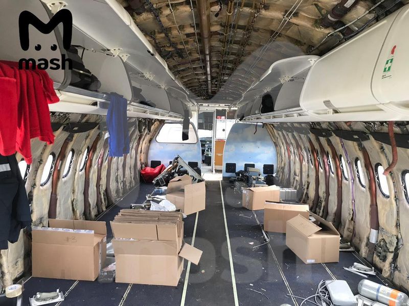 А вот так сейчас выглядит A321 “Уральских авиалиний”, севший в кукурузном поле в Подмосковье.