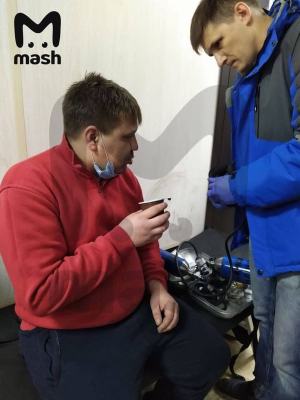 В городе Белово Кемеровской области пожар на угольной шахте "Листвяжная". Пострадали 15 человек. У них диагностировано отравление продуктами горения.