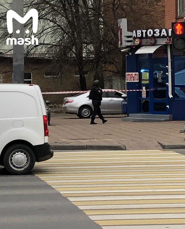 В Ростове-на-Дону мужчина взял свою жену в заложники.