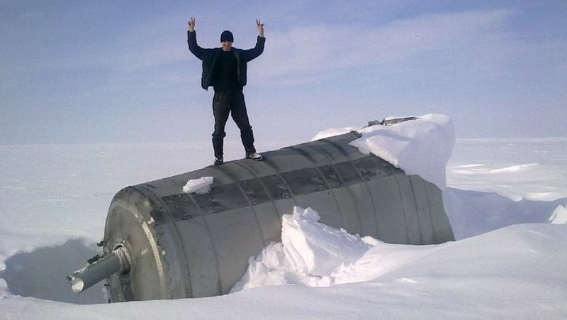 На обломках истории. Как в Новосибирской области 30 лет соседствовали с осколками космических кораблей