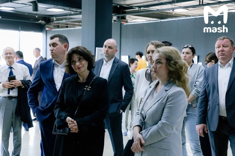 В Нижневартовске на выставку с картинами для взрослых пустили детей
