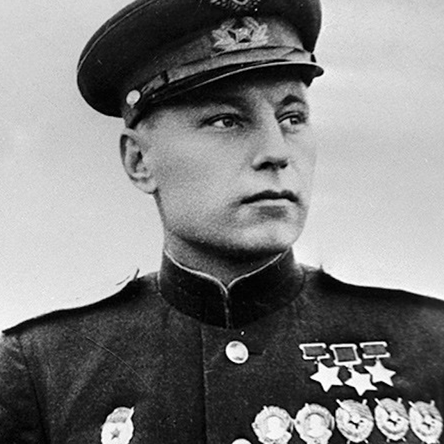 Мастер воздушного боя: как новосибирский советский лётчик стал всемирно известным