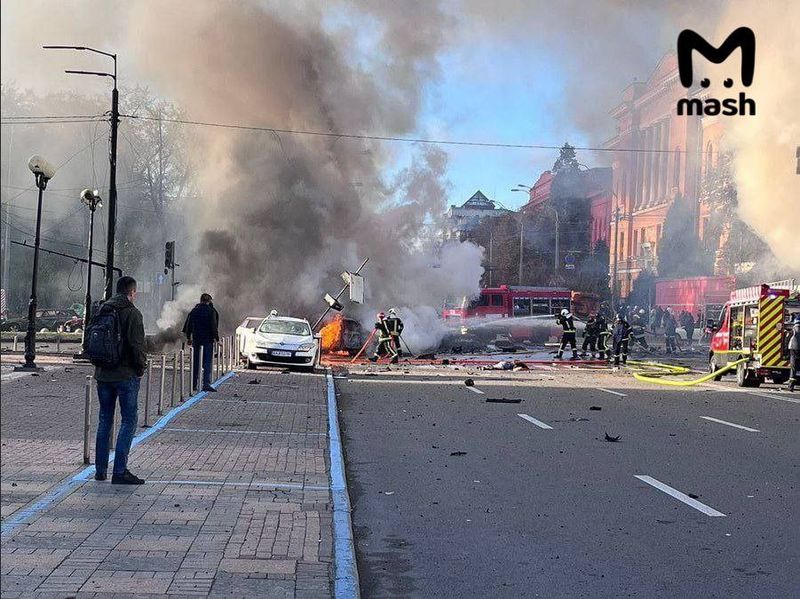 В нескольких районах Киева прогремели взрывы