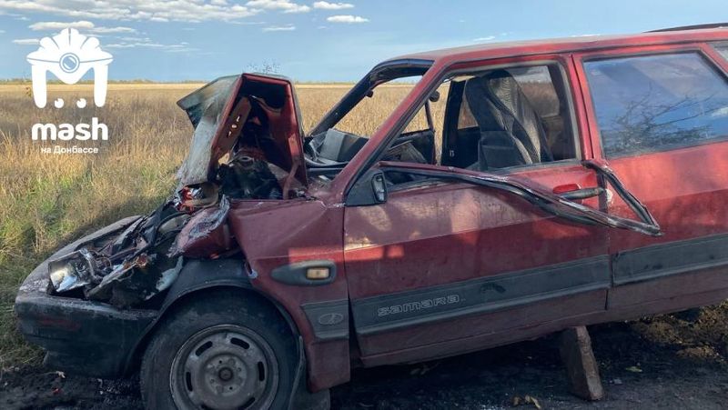 Украинский танк раздавил гражданский автомобиль на трассе Курахово-Красногоровка