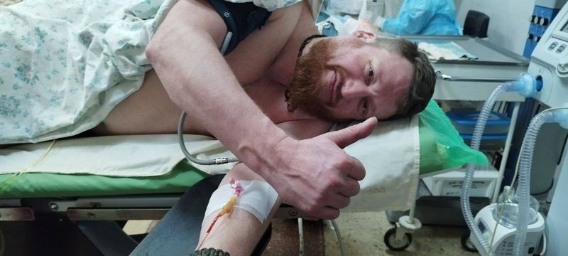 Военкор Семён Пегов ранил стопу под Донецком
