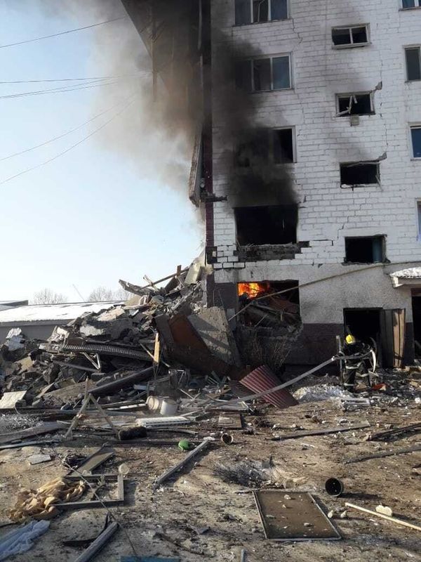 Из-за взрыва газа в доме на Сахалине обрушились несколько квартир: хроника событий