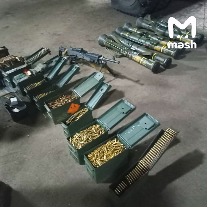 https://static.mash.ru/unsafe/rs:fit:800:800/czM6Ly9tYXNoL2ltYWdlLzIwMjMtMDUtMjMvMmQwZTBmOTctMGQwNS00YmE5LWI5YzQtZDVkOWU4Zjc1NDkxLzAwMTA2MjU5LTUxYWEtNTQwZS1iYTIyLTcwN2ExMWM5OGI5NS5qcGc