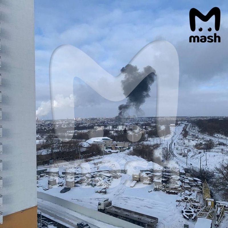 https://static.mash.ru/unsafe/rs:fit:800:800/czM6Ly9tYXNoL2ltYWdlLzIwMjQtMDEtMDkvYzI4NDkzMzYtM2ExOS00MjA0LWI0ZWMtZmM4ZmIzYWY3YWY0LmpwZWc