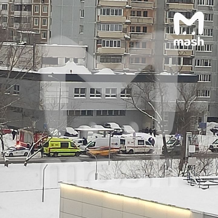"Нива" влетела в остановку с людьми на юге Москвы, есть пострадавшие
