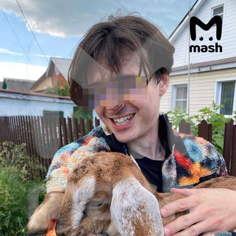 https://static.mash.ru/unsafe/rs:fit:800:800/czM6Ly9tYXNoL2ltYWdlLzIwMjQtMDEtMjMvOGJjNGYyYjItZjI3Ni00YzY2LWEyYmEtYWRlZjhiZGZiZjhjLmpwZWc