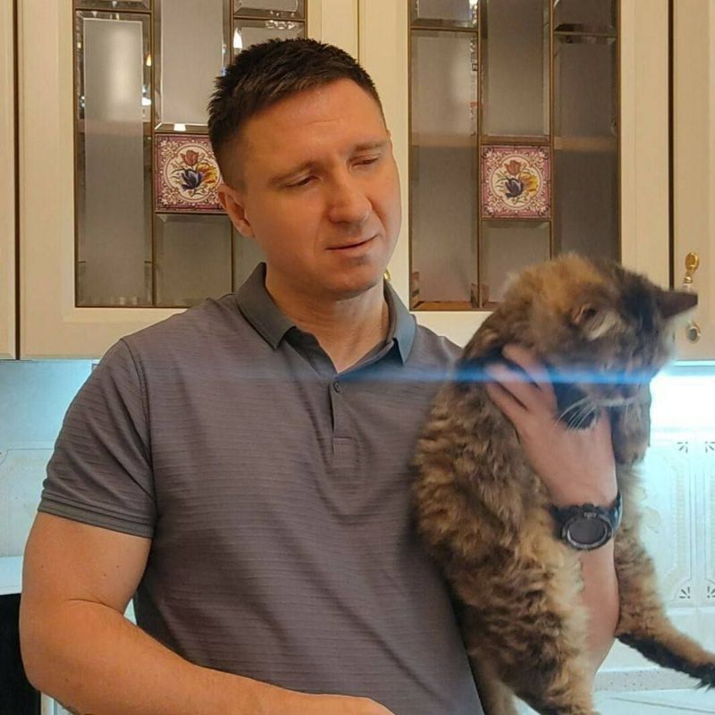 Ловец снов из Новосибирска, просверливший себе голову, жалуется на поток заявлений в полицию