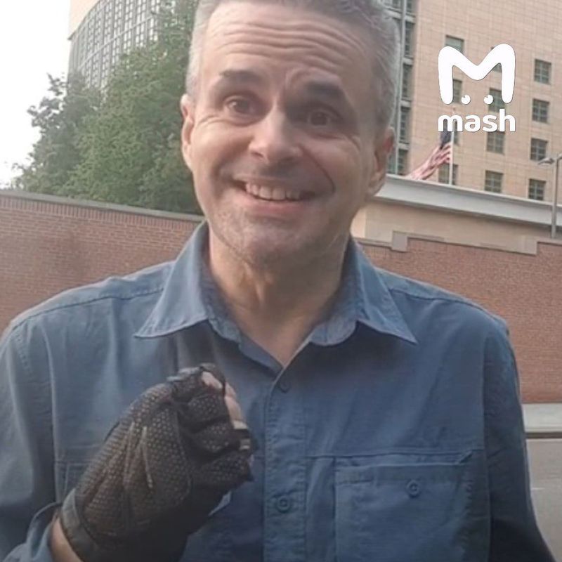 Американский юрист из "Давай поженимся" попросил политического убежища в России