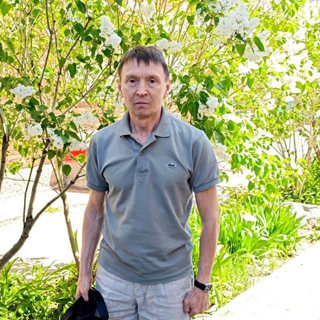 Замешан или замешен